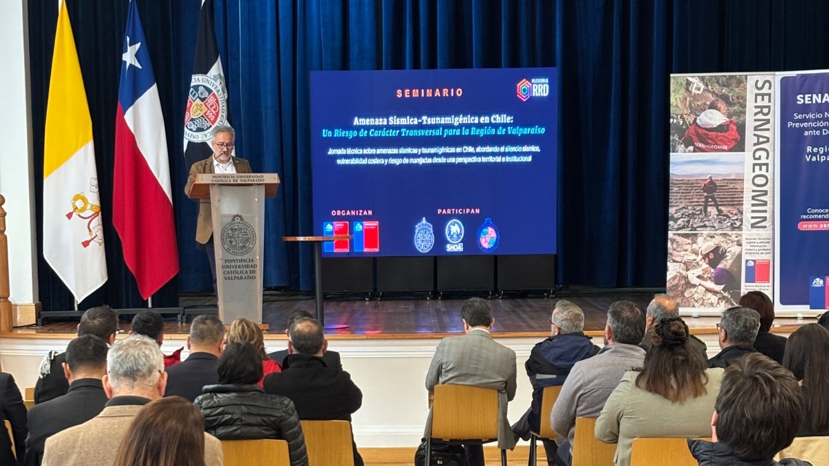 Instituto de Geografía PUCV participa en seminario regional sobre gestión del riesgo y amenazas naturales junto a SENAPRED